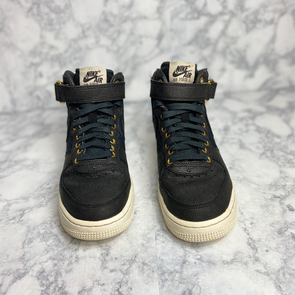 Black Summit White Lifestyle Airforce 1 LV8 - Picture 6 of 6